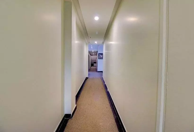 Fabhotel Club Junction