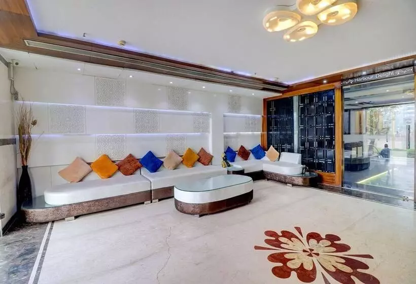 Fabhotel Club Junction