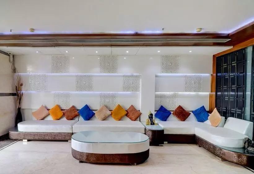 Fabhotel Club Junction