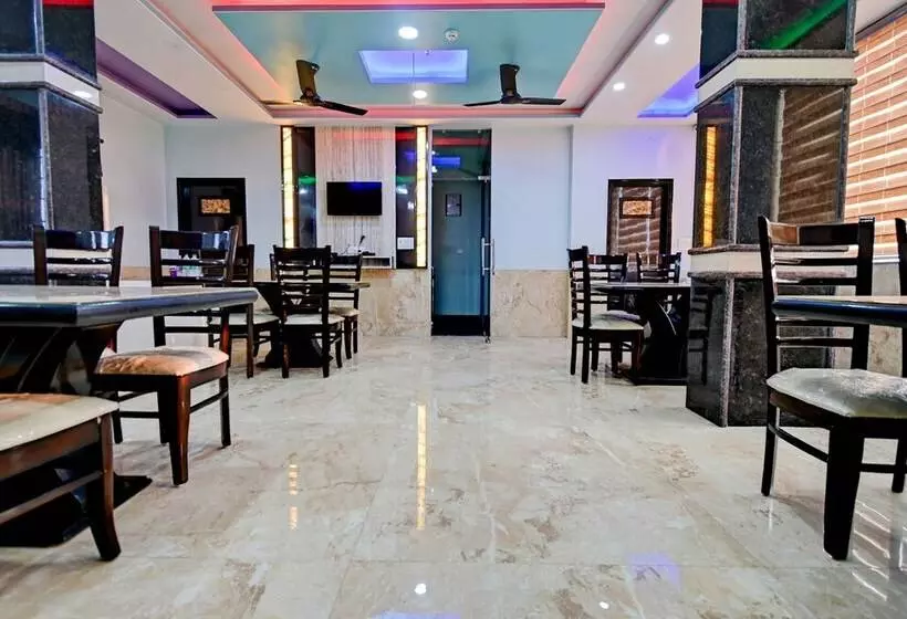 Fabhotel Club Junction
