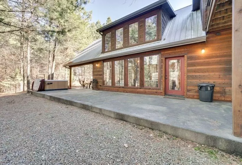 Family Friendly Broken Bow Cabin W/ Game Room!