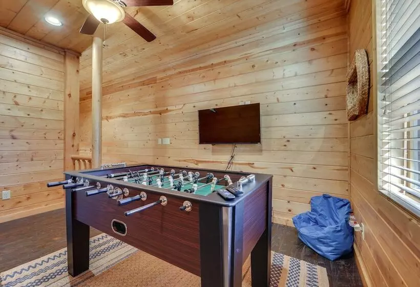 Family Friendly Broken Bow Cabin W/ Game Room!