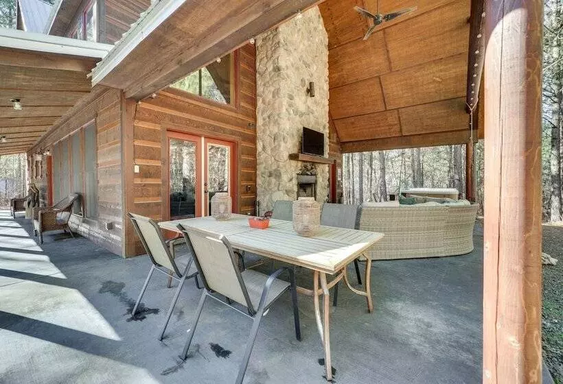 Family Friendly Broken Bow Cabin W/ Game Room!