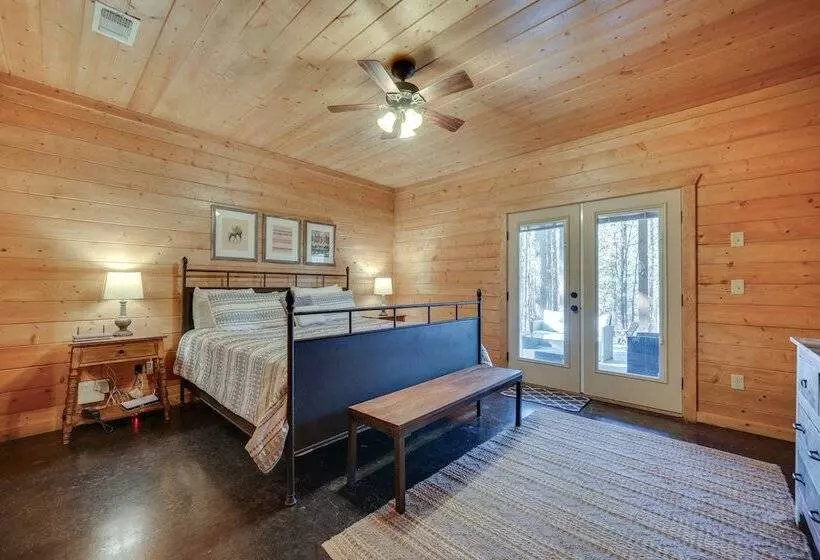 Family Friendly Broken Bow Cabin W/ Game Room!
