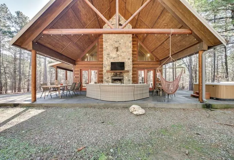 Family Friendly Broken Bow Cabin W/ Game Room!