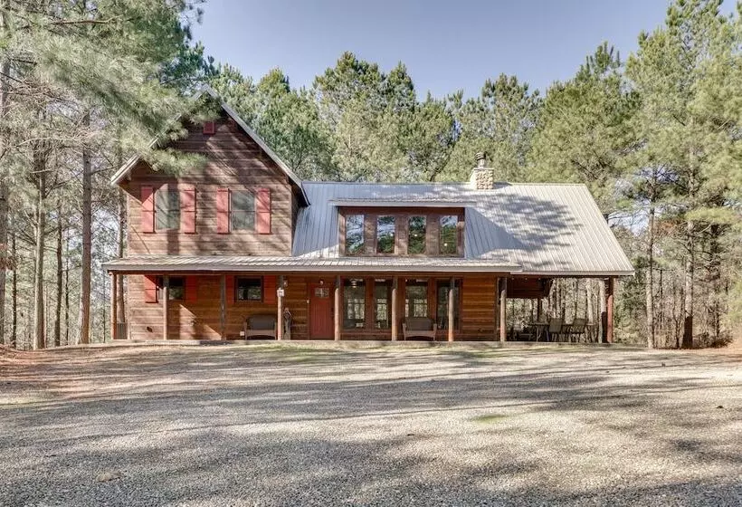 Family Friendly Broken Bow Cabin W/ Game Room!