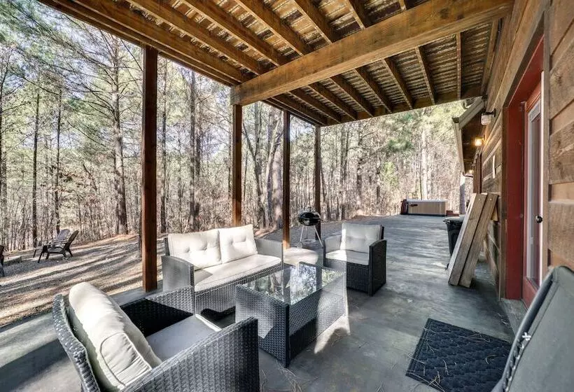 Family Friendly Broken Bow Cabin W/ Game Room!