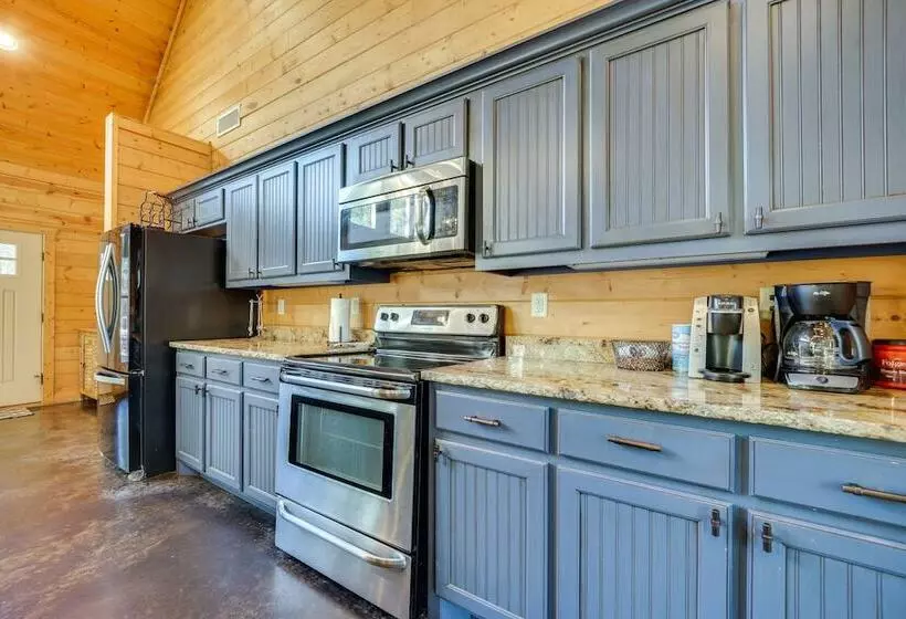 Family Friendly Broken Bow Cabin W/ Game Room!