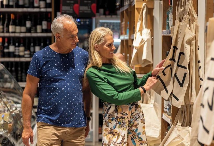 Hestia Kolokotroni 23