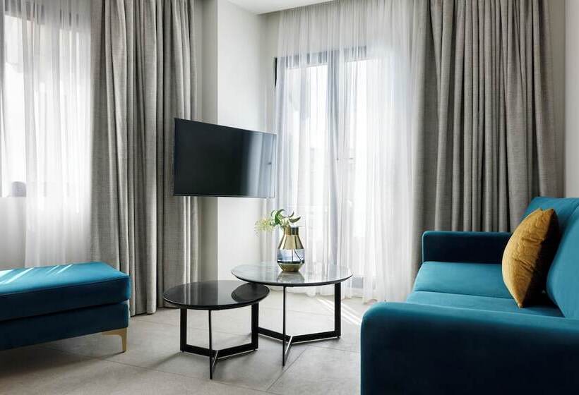 Hestia Kolokotroni 23