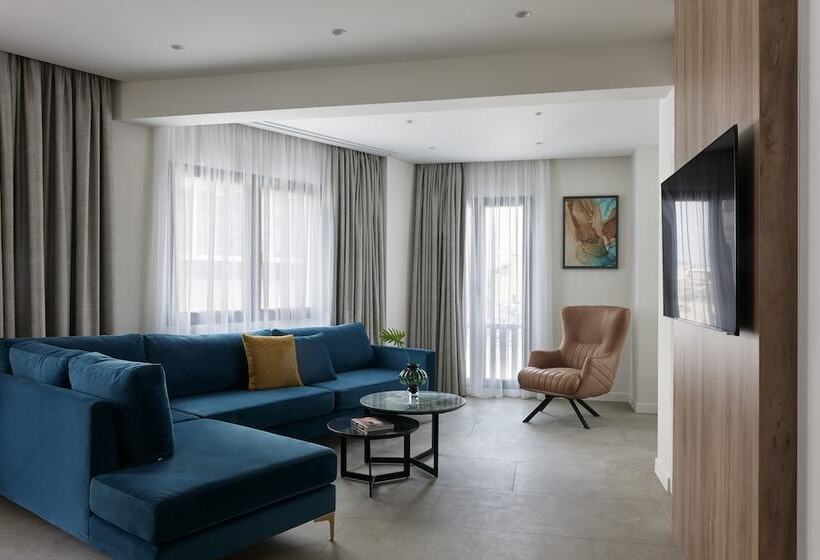 Hestia Kolokotroni 23