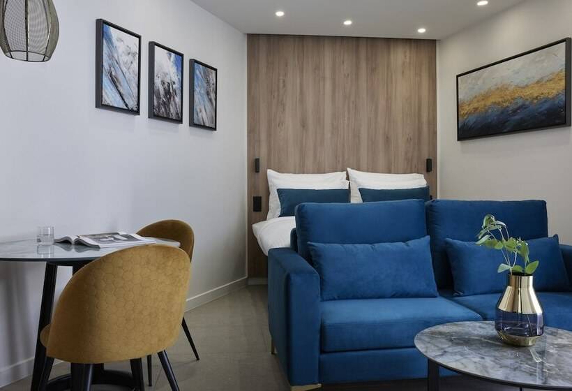 Hestia Kolokotroni 23