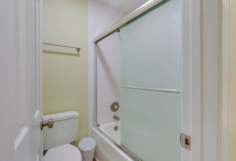 Hilton Head Resort Getaway: Community Beach, Pool!