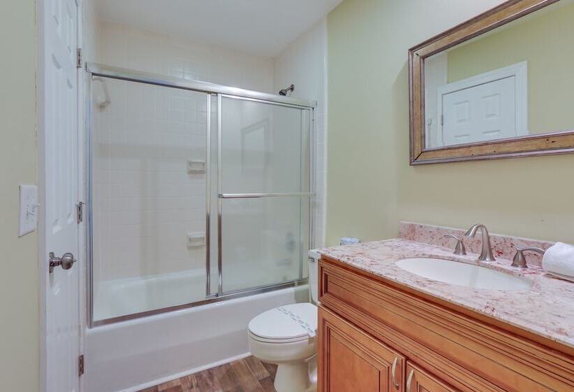 Hilton Head Resort Getaway: Community Beach, Pool!