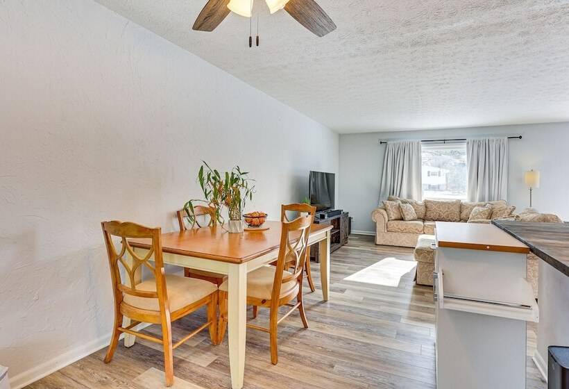 Home W/ Fire Pit & Sunroom: 9 Mi To Downtown Akron