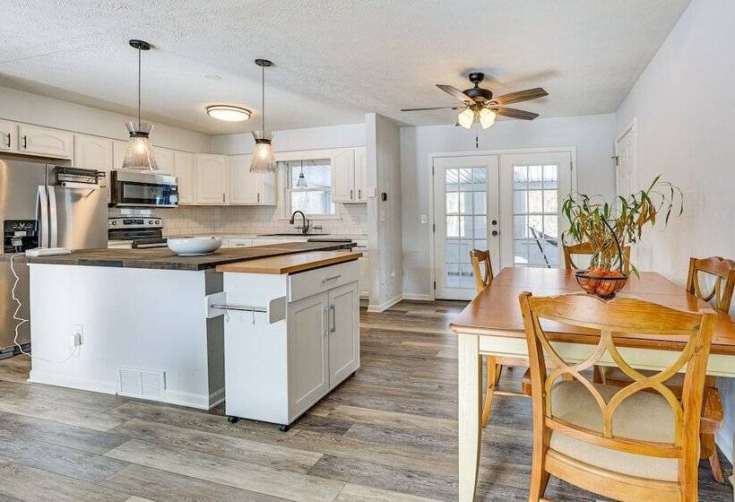 Home W/ Fire Pit & Sunroom: 9 Mi To Downtown Akron