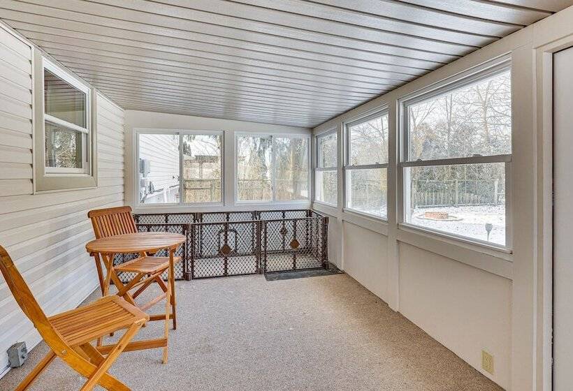 Home W/ Fire Pit & Sunroom: 9 Mi To Downtown Akron