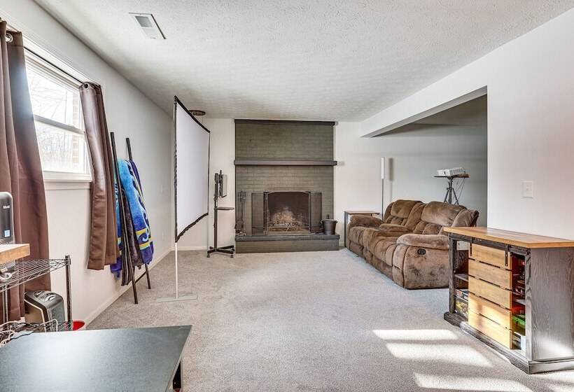 Home W/ Fire Pit & Sunroom: 9 Mi To Downtown Akron