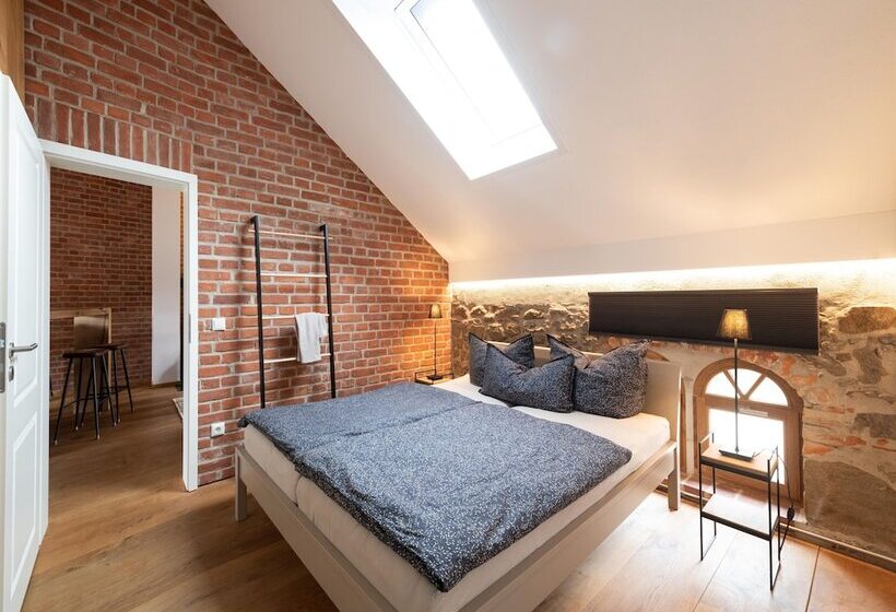 Отель Denkmalgeschütztes Rittergut Hexenburg