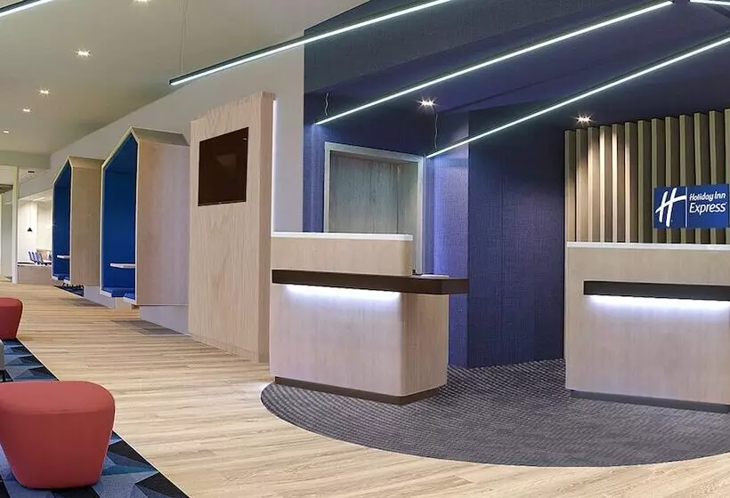 هتل Holiday Inn Express Porto Boavista, An Ihg