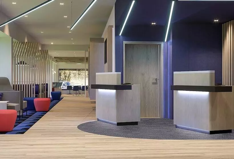 هتل Holiday Inn Express Porto Boavista, An Ihg