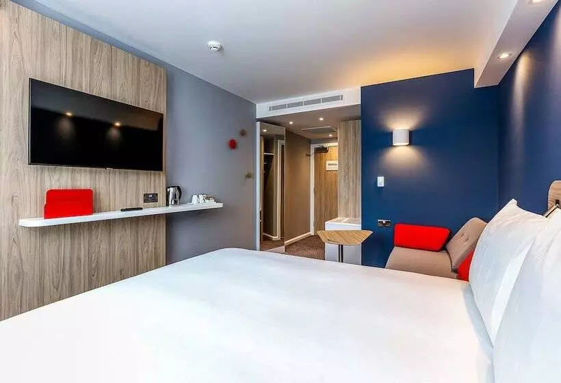 هتل Holiday Inn Express Porto Boavista, An Ihg