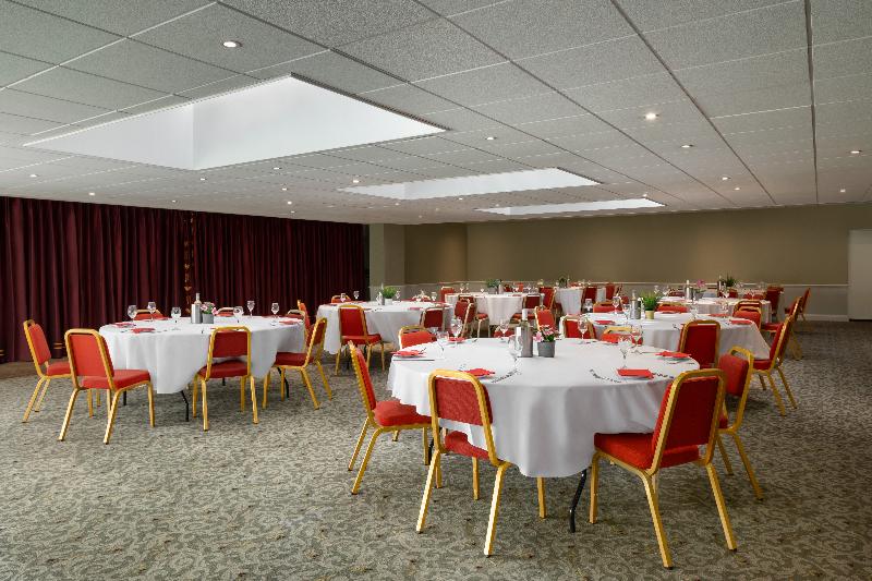 فندق Ramada By Wyndham Cheltenham