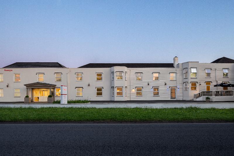 فندق Ramada By Wyndham Cheltenham