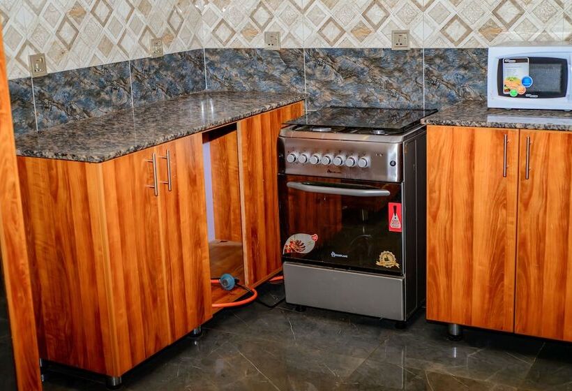 هتل Rusororo Hill View Home Inn