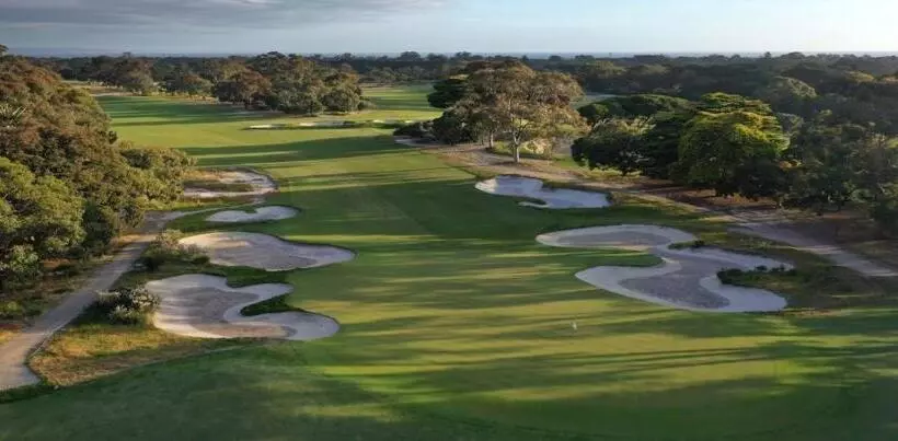 ホテル The Victoria Golf Club