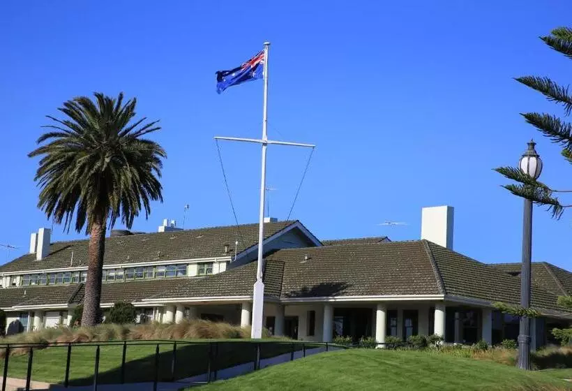 ホテル The Victoria Golf Club