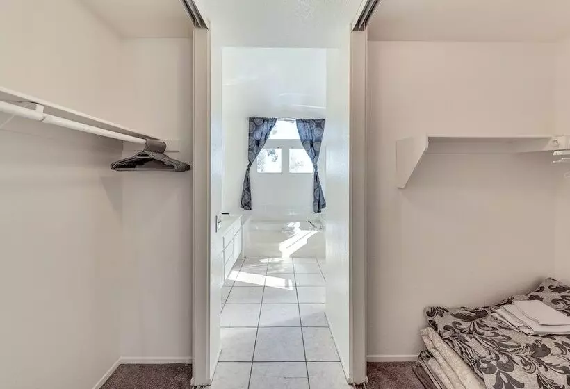 Lake Elsinore Home W/ Pool   44 Mi To Disneyland!