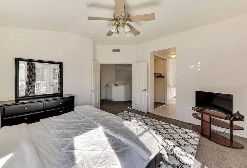 Lake Elsinore Home W/ Pool   44 Mi To Disneyland!