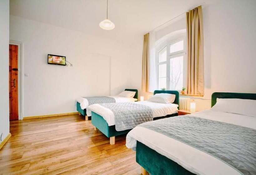 بنسيون Willa Dąbrówka