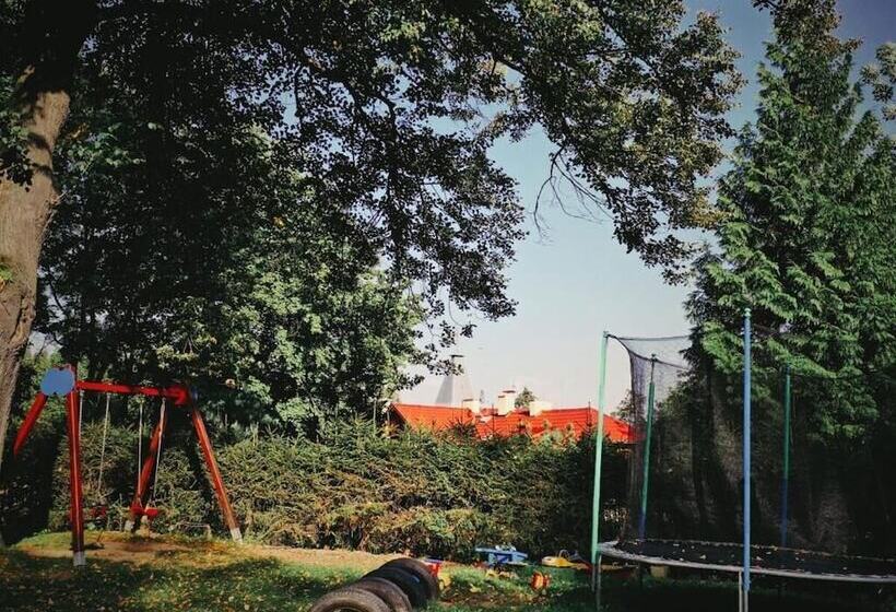 بنسيون Willa Dąbrówka