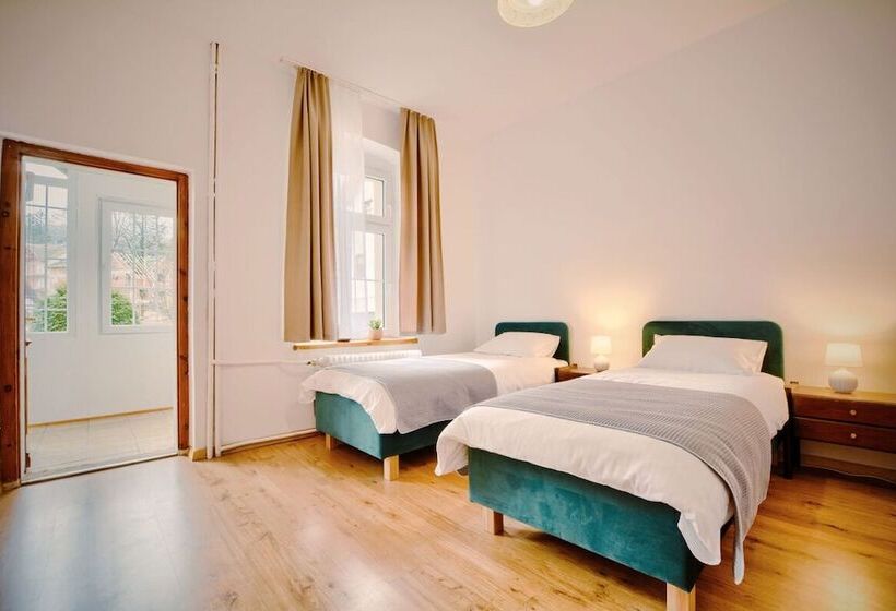 بنسيون Willa Dąbrówka