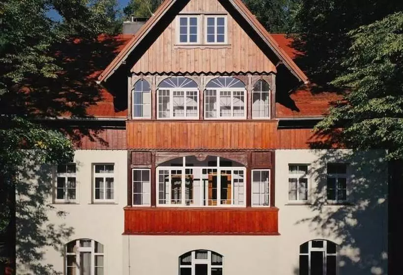 ペンション Willa Dąbrówka