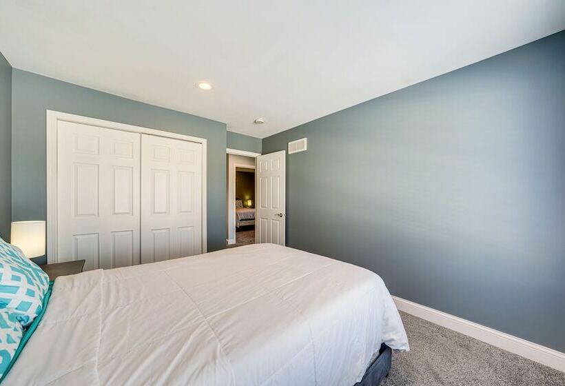 Plainfield Home W/ Game Room Near Harrahs Casino!