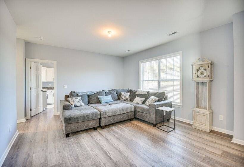 Private Beach & Deck: Bayfront Home In Hayes!