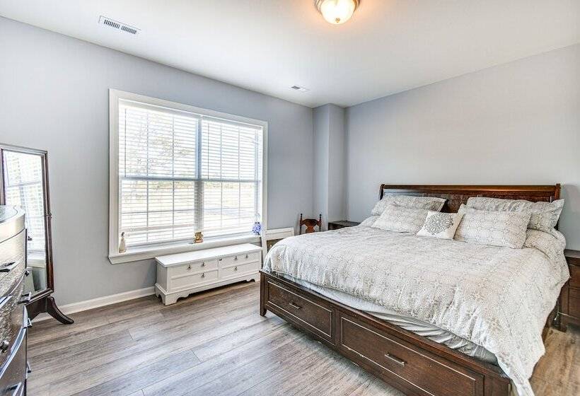 Private Beach & Deck: Bayfront Home In Hayes!