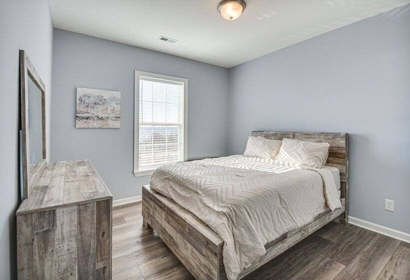 Private Beach & Deck: Bayfront Home In Hayes!