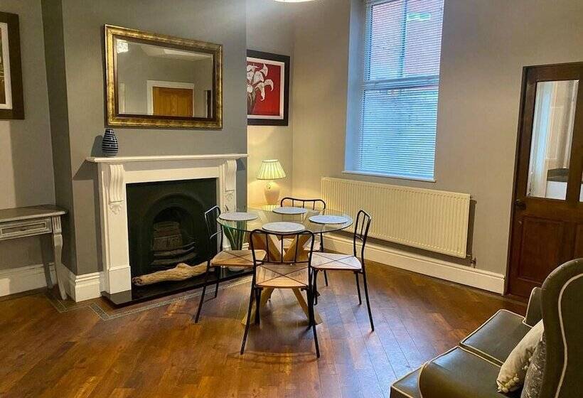 إقامة Beautiful 3 Bed House In Preston