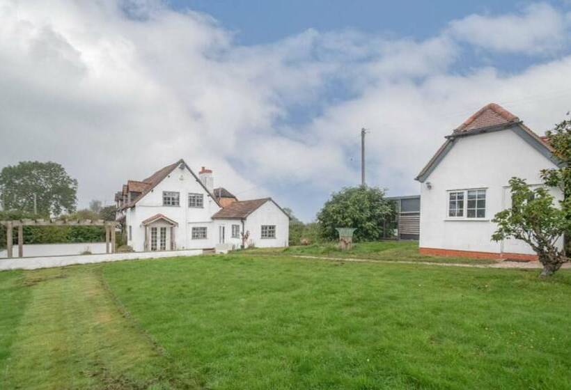 Residência Beautiful 3 Bed House In The Hamlet Of Ham Green