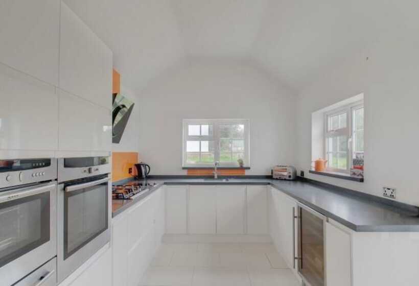 Residência Beautiful 3 Bed House In The Hamlet Of Ham Green