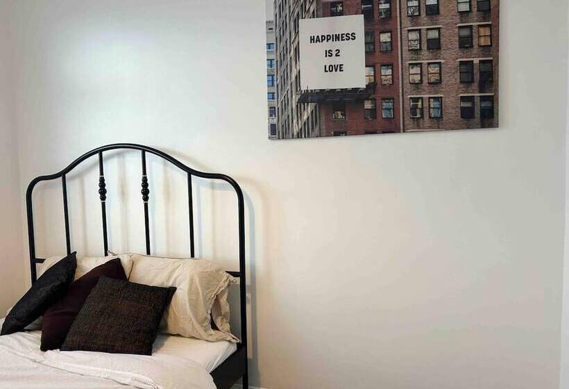 Резиденция Cool 2 Bed House Hornchurch, Arcade Games, Parking