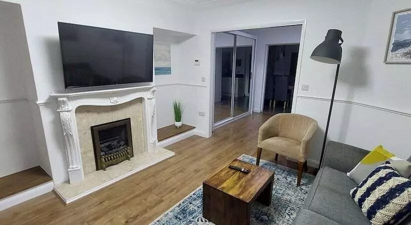 اقامتگاه Hull 3bed House Driveway Garden Familyfriendly