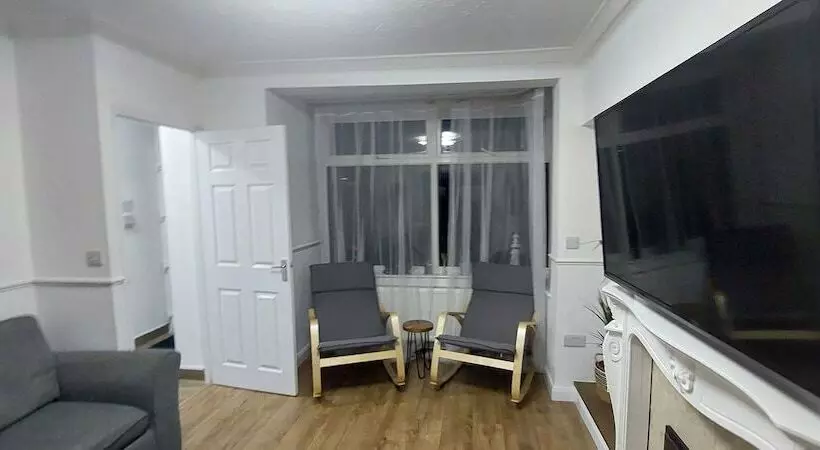 اقامتگاه Hull 3bed House Driveway Garden Familyfriendly