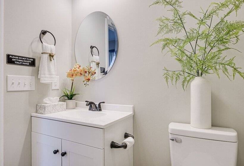 Sanford Family Home W/ Deck ~ 2 Mi To Downtown!