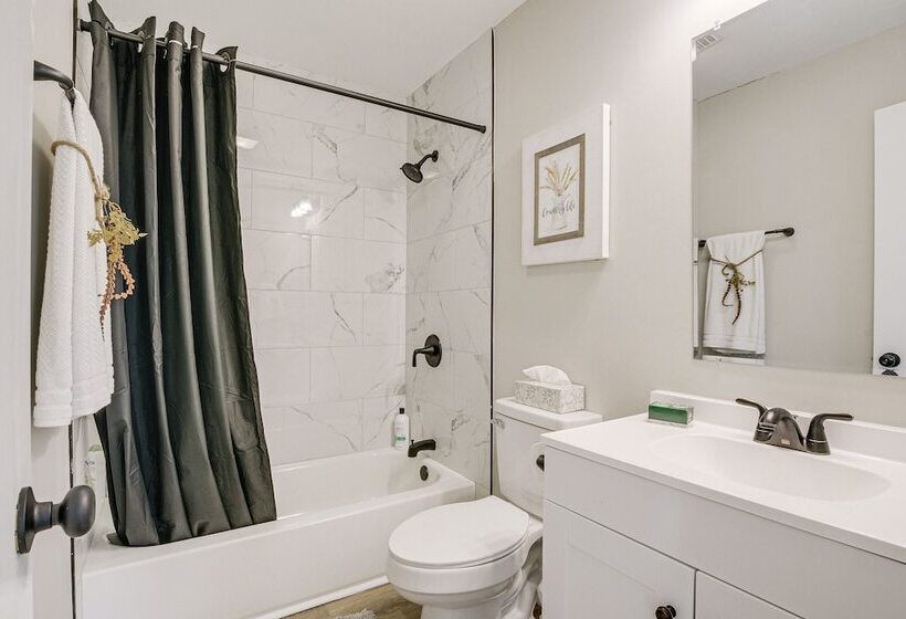 Sanford Family Home W/ Deck ~ 2 Mi To Downtown!