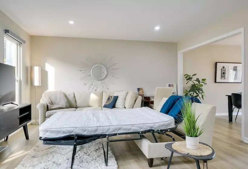 Sanford Family Home W/ Deck ~ 2 Mi To Downtown!